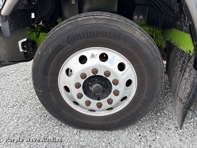 image for item YA2263 2023 International HX520 semi truck