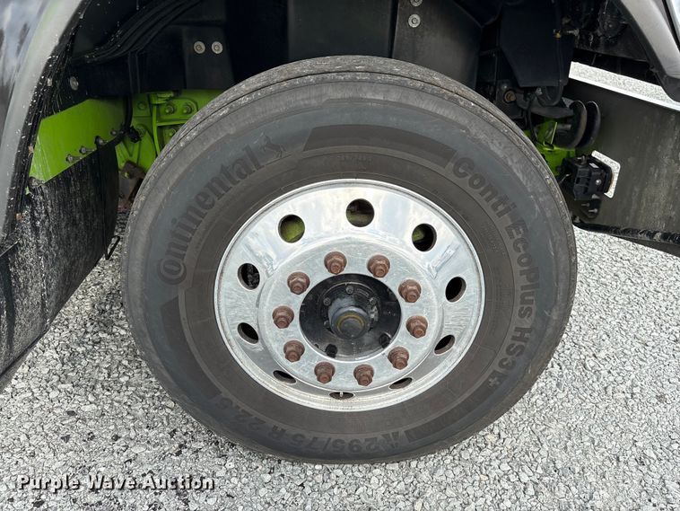 image for item YA2263 2023 International HX520 semi truck