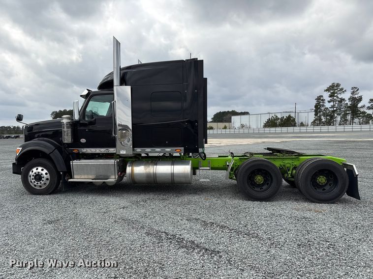 image for item YA2264 2023 International HX520 semi truck