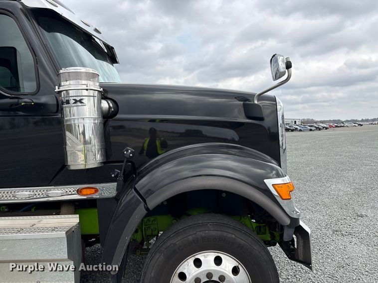 image for item YA2264 2023 International HX520 semi truck