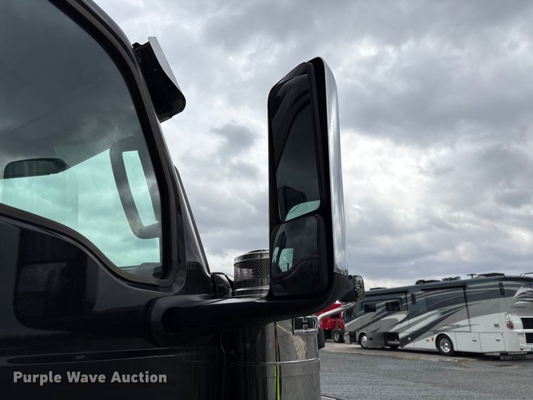 image for item YA2264 2023 International HX520 semi truck