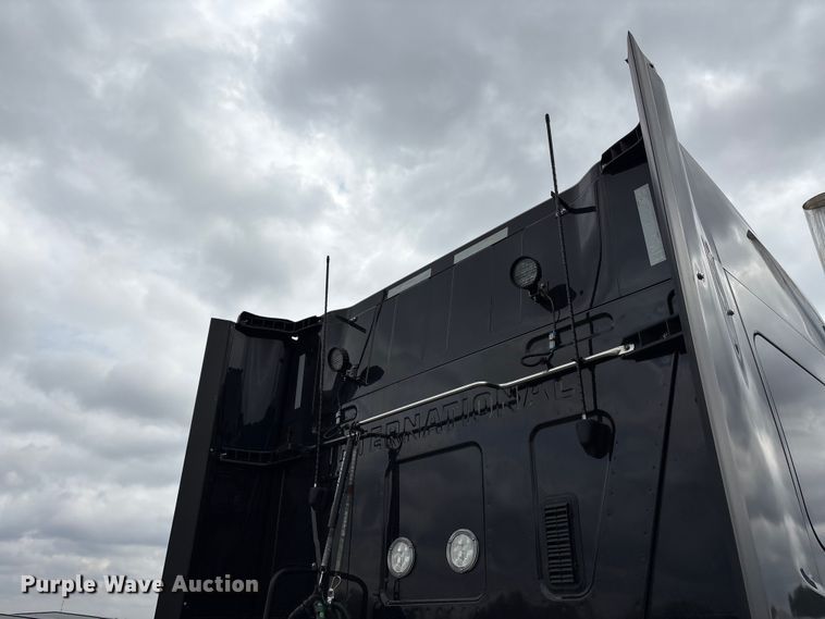 image for item YA2264 2023 International HX520 semi truck
