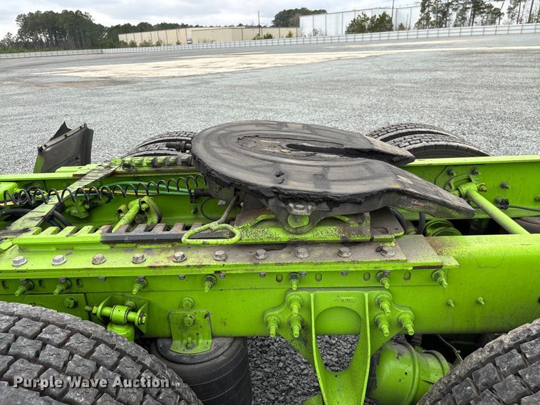 image for item YA2264 2023 International HX520 semi truck