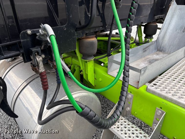 image for item YA2264 2023 International HX520 semi truck