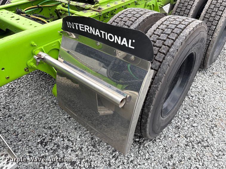 image for item YA2264 2023 International HX520 semi truck