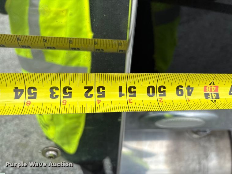 image for item YA2264 2023 International HX520 semi truck