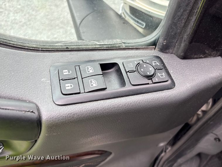 image for item YA2264 2023 International HX520 semi truck