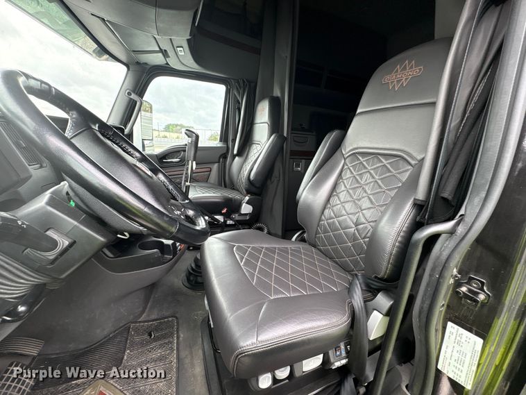 image for item YA2264 2023 International HX520 semi truck