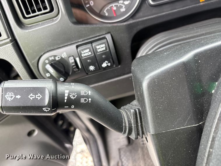 image for item YA2264 2023 International HX520 semi truck