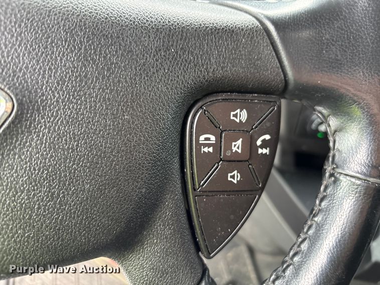 image for item YA2264 2023 International HX520 semi truck