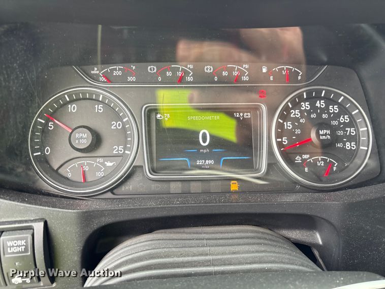 image for item YA2264 2023 International HX520 semi truck