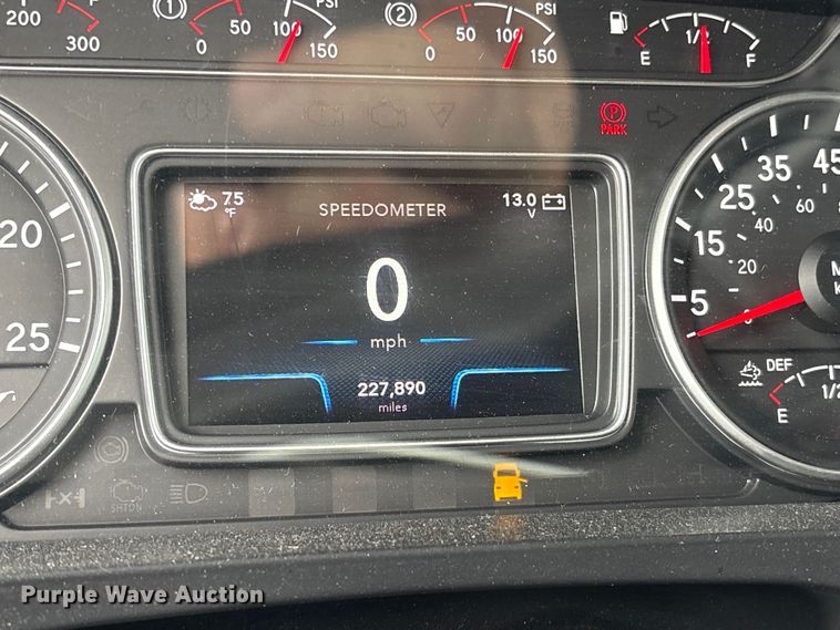 image for item YA2264 2023 International HX520 semi truck