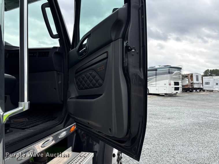 image for item YA2264 2023 International HX520 semi truck