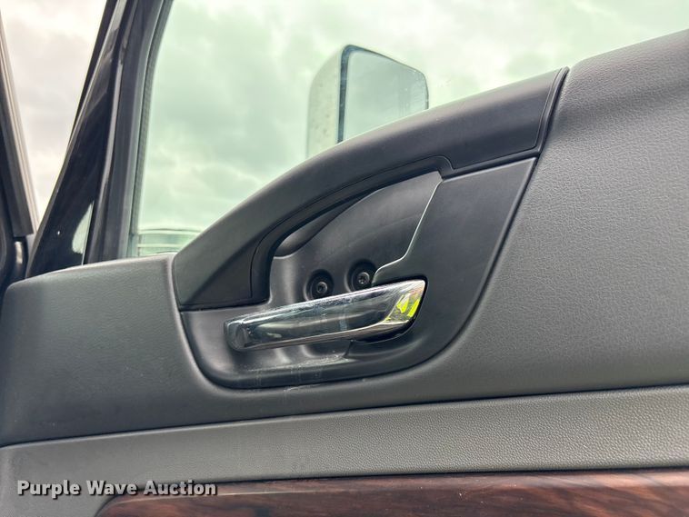 image for item YA2264 2023 International HX520 semi truck