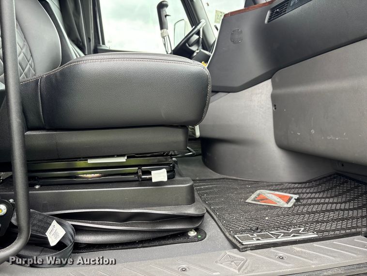 image for item YA2264 2023 International HX520 semi truck