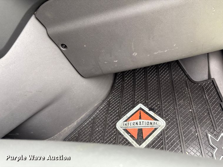 image for item YA2264 2023 International HX520 semi truck