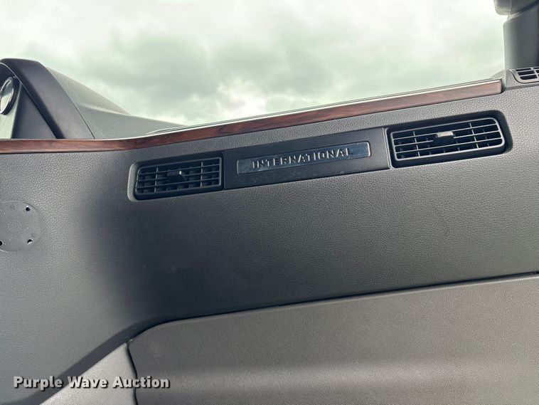 image for item YA2264 2023 International HX520 semi truck