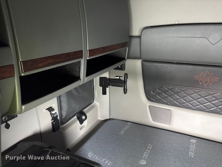 image for item YA2264 2023 International HX520 semi truck