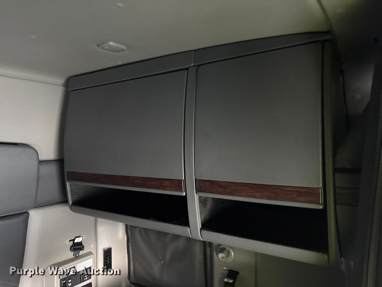 image for item YA2264 2023 International HX520 semi truck