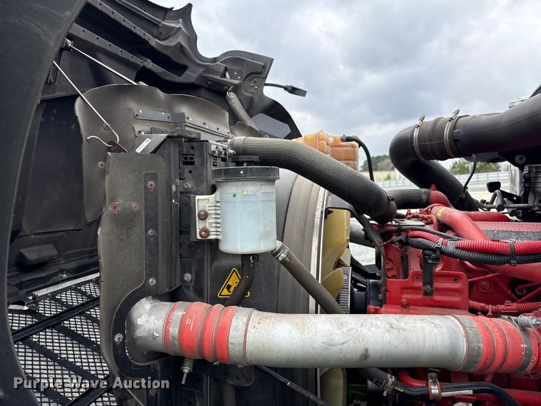 image for item YA2264 2023 International HX520 semi truck