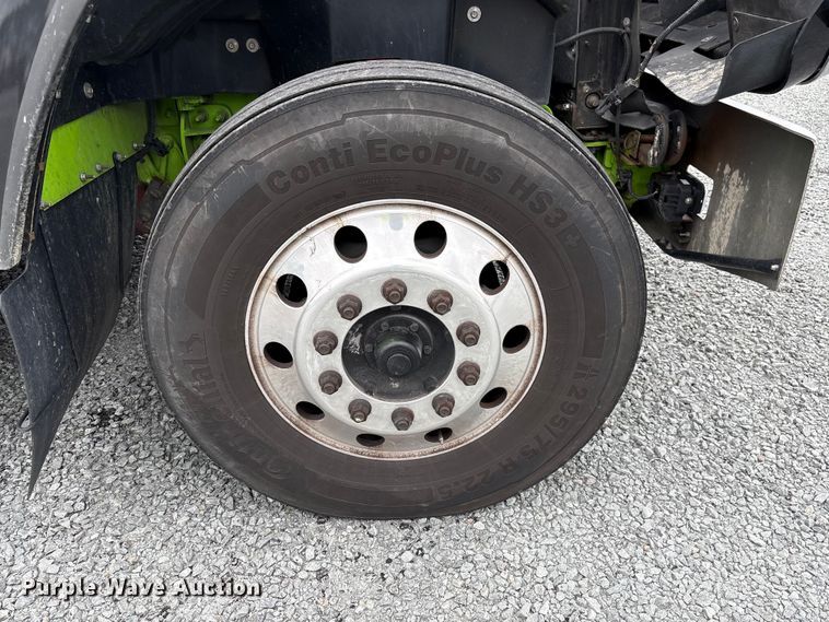 image for item YA2264 2023 International HX520 semi truck