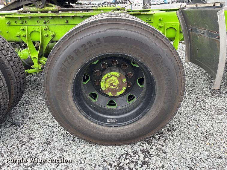 image for item YA2264 2023 International HX520 semi truck