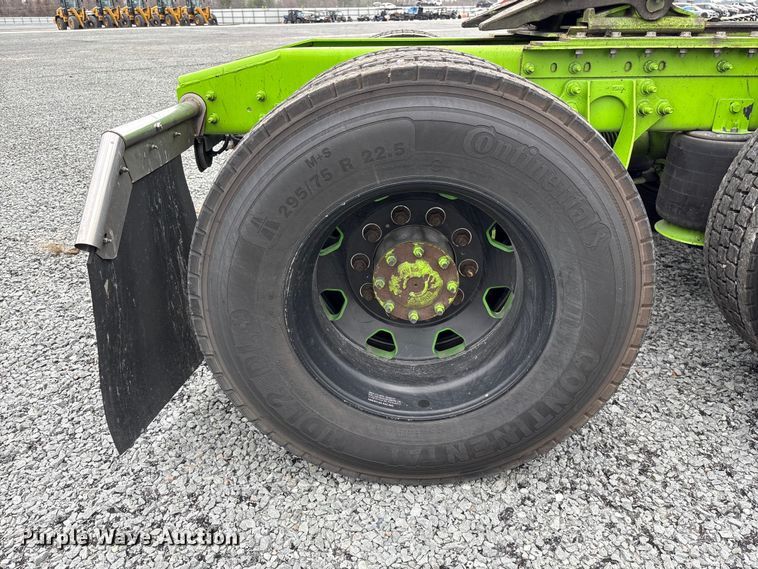 image for item YA2264 2023 International HX520 semi truck