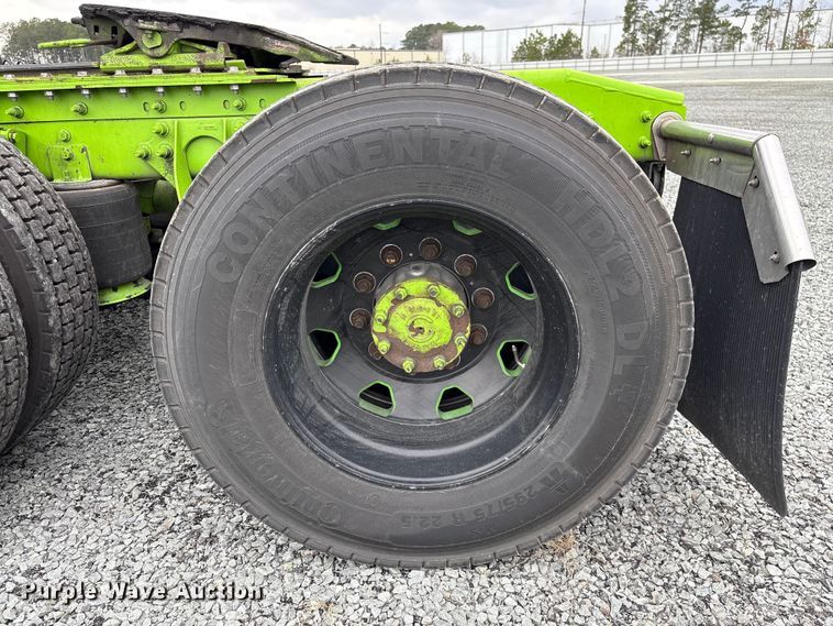 image for item YA2264 2023 International HX520 semi truck