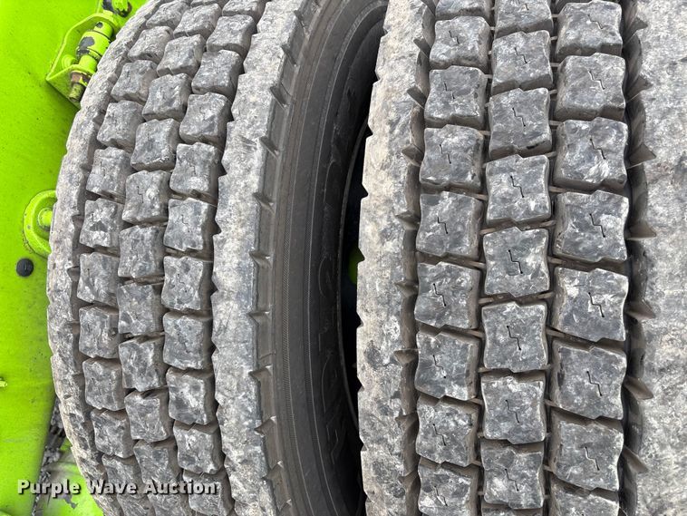 image for item YA2264 2023 International HX520 semi truck