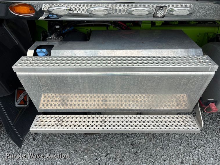 image for item YA2266 2023 International HX520 semi truck