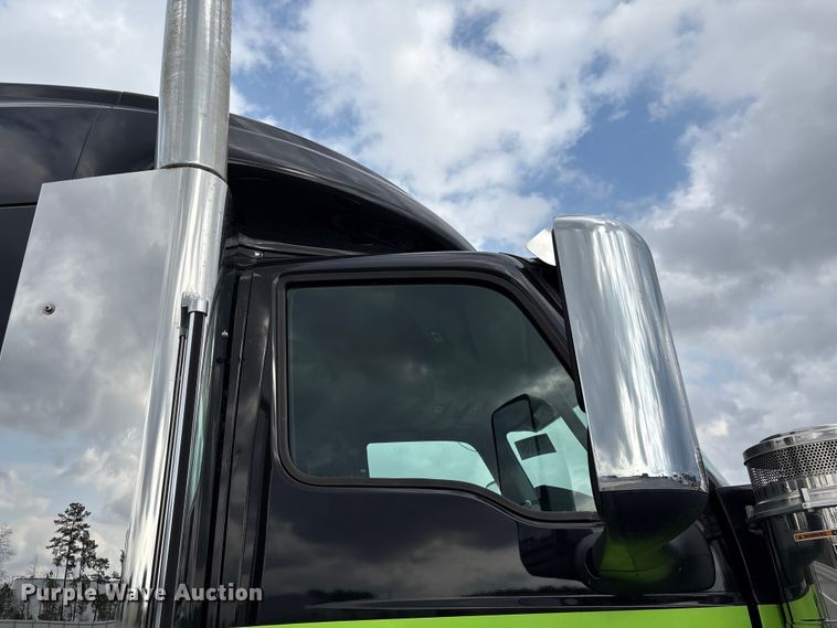 image for item YA2266 2023 International HX520 semi truck