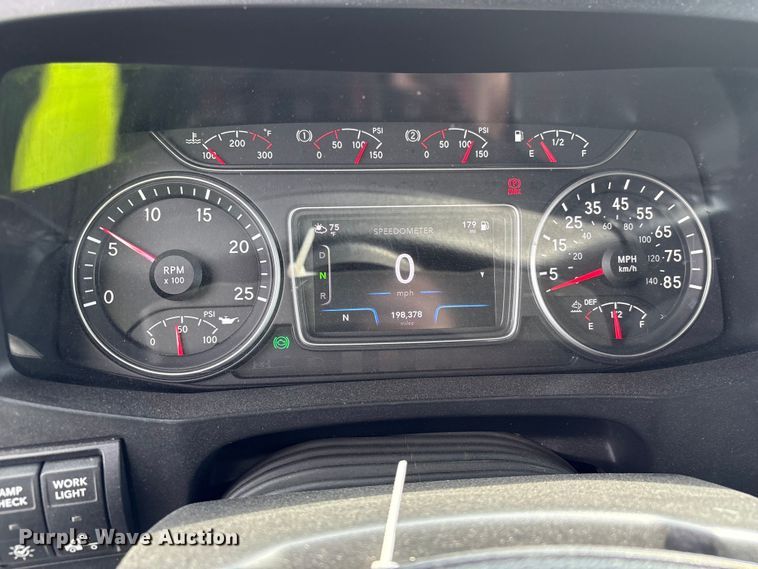 image for item YA2266 2023 International HX520 semi truck