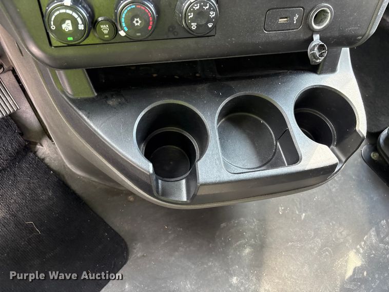 image for item YA2266 2023 International HX520 semi truck