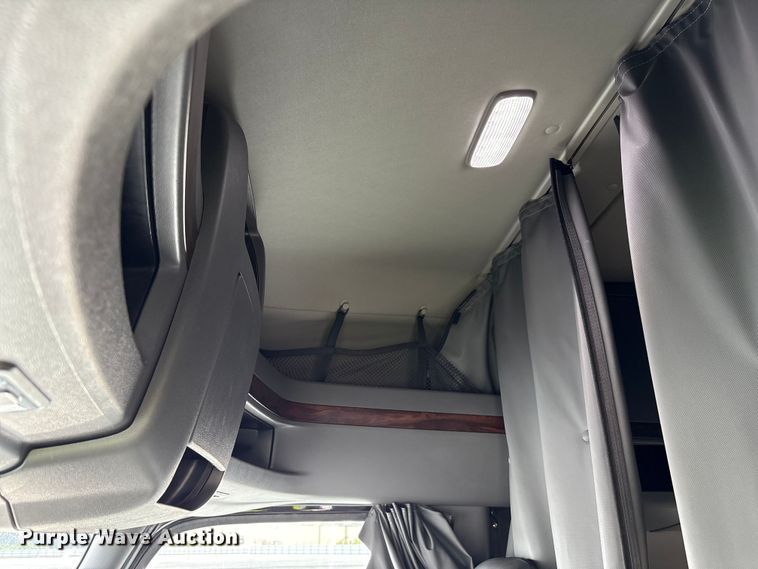 image for item YA2266 2023 International HX520 semi truck