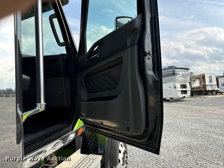 image for item YA2266 2023 International HX520 semi truck