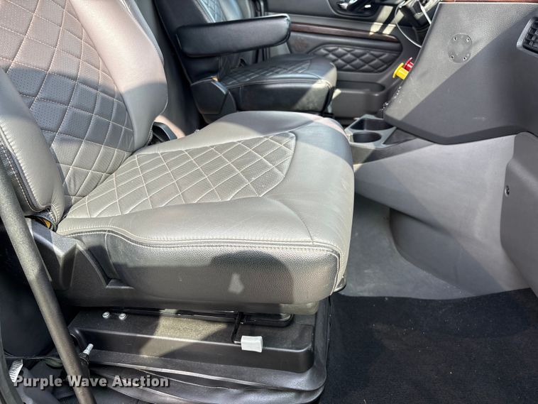 image for item YA2266 2023 International HX520 semi truck