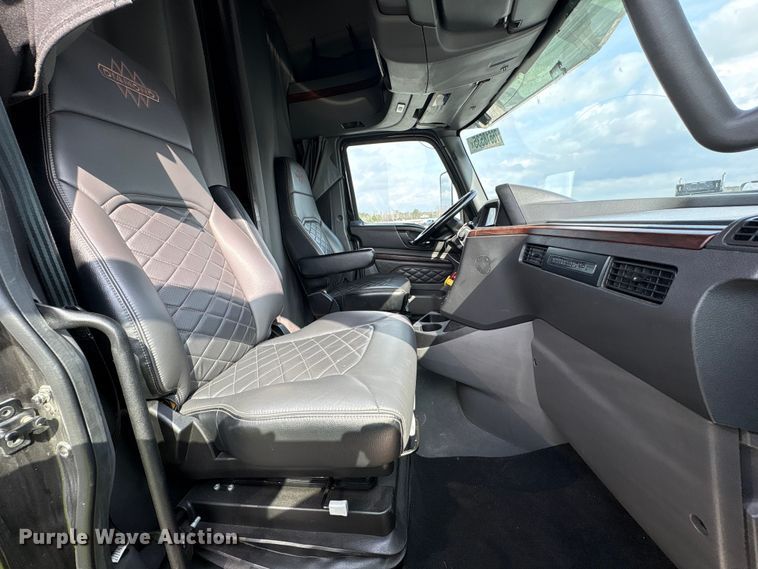 image for item YA2266 2023 International HX520 semi truck