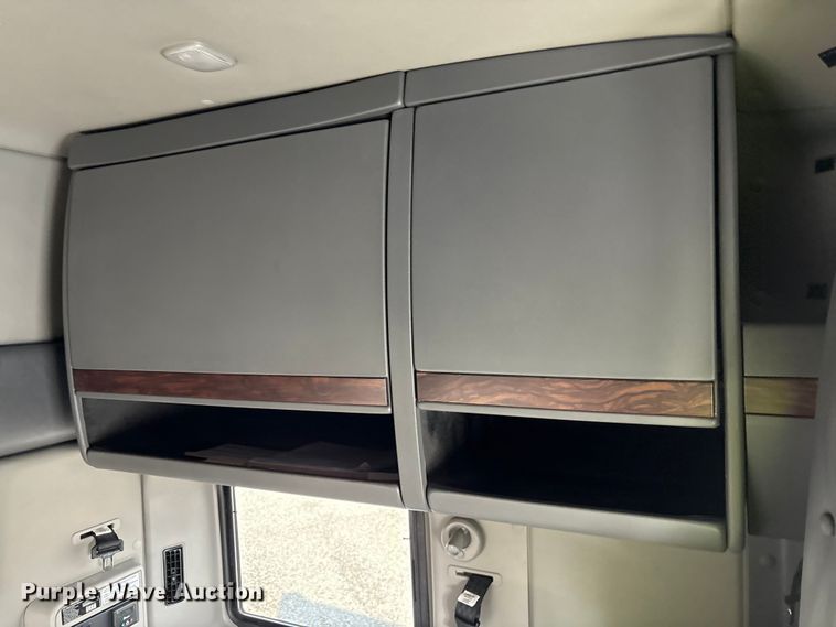 image for item YA2266 2023 International HX520 semi truck