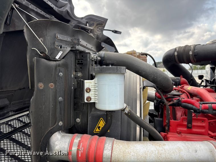 image for item YA2266 2023 International HX520 semi truck