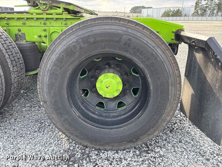 image for item YA2266 2023 International HX520 semi truck