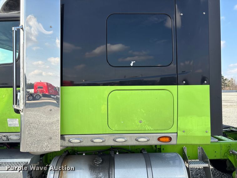 image for item YA2267 2023 International HX520 semi truck