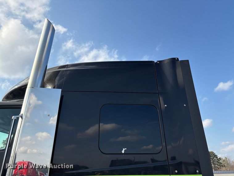 image for item YA2267 2023 International HX520 semi truck