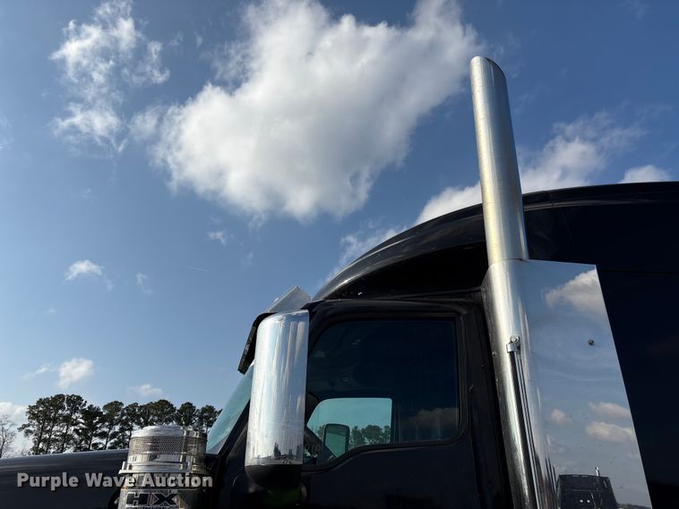 image for item YA2267 2023 International HX520 semi truck