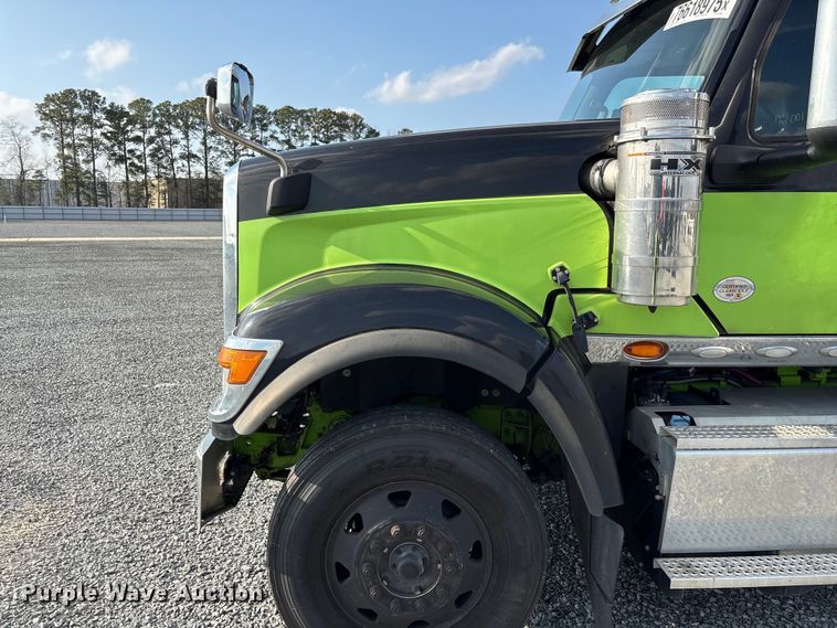 image for item YA2267 2023 International HX520 semi truck