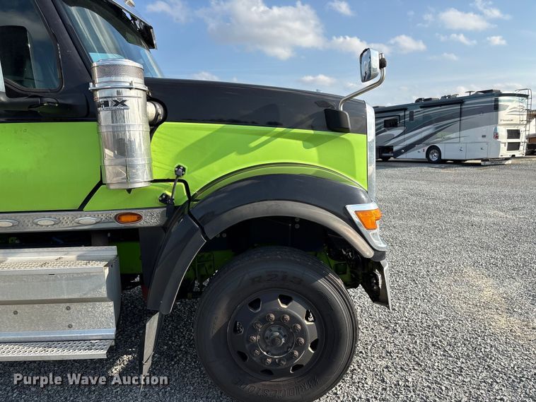 image for item YA2267 2023 International HX520 semi truck