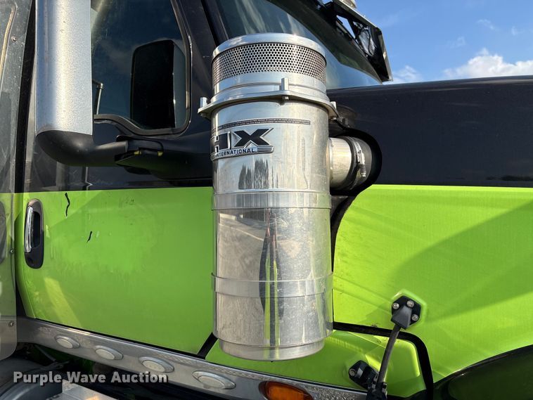 image for item YA2267 2023 International HX520 semi truck