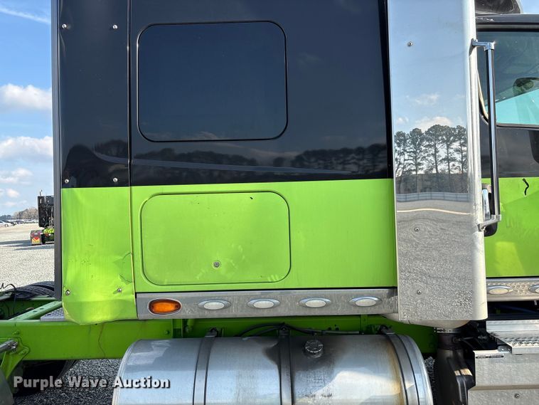 image for item YA2267 2023 International HX520 semi truck