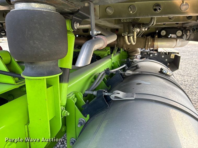 image for item YA2267 2023 International HX520 semi truck