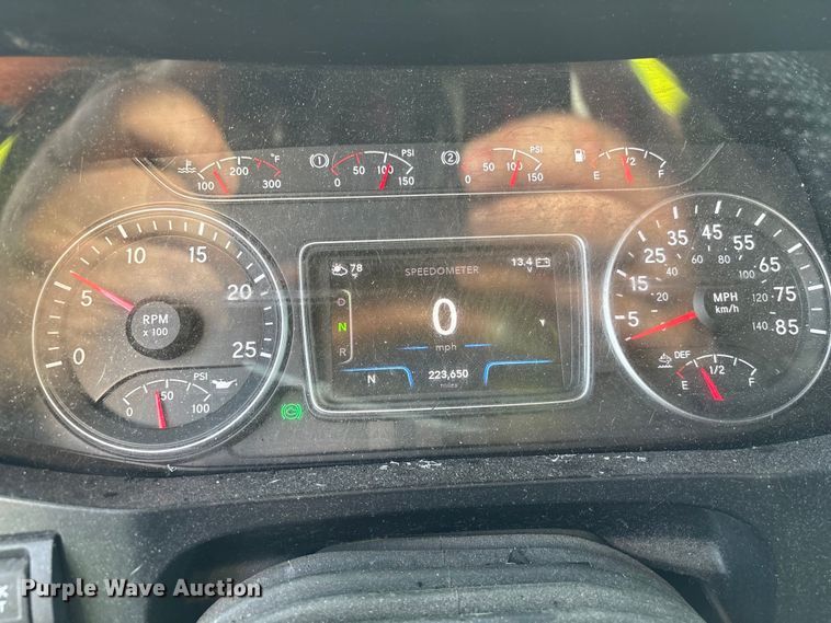 image for item YA2267 2023 International HX520 semi truck