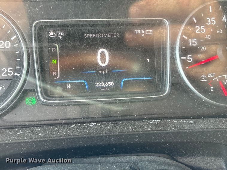 image for item YA2267 2023 International HX520 semi truck